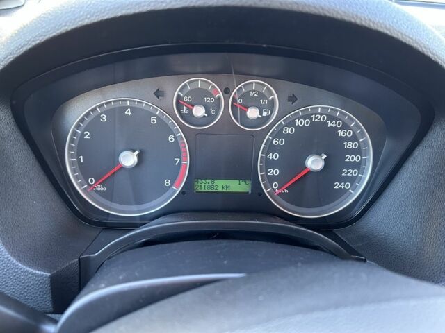 Серый Форд Си-Макс, объемом двигателя 2 л и пробегом 211 тыс. км за 4200 $, фото 8 на Automoto.ua