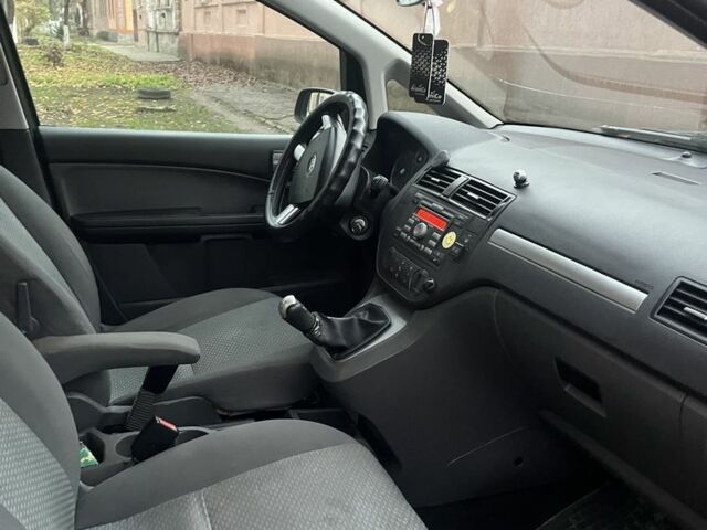 Серый Форд Си-Макс, объемом двигателя 1.6 л и пробегом 410 тыс. км за 4000 $, фото 2 на Automoto.ua