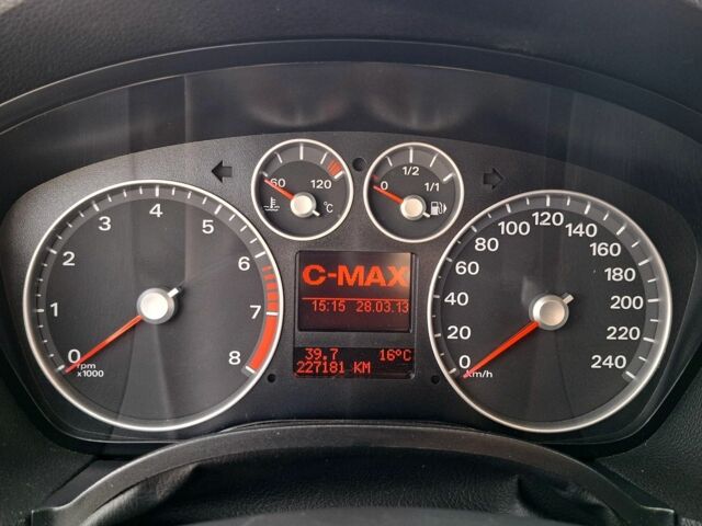 Серый Форд Си-Макс, объемом двигателя 2 л и пробегом 227 тыс. км за 5999 $, фото 3 на Automoto.ua