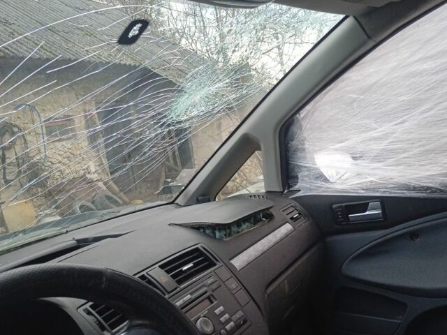 Сірий Форд Сі-Макс, об'ємом двигуна 1.8 л та пробігом 256 тис. км за 2500 $, фото 5 на Automoto.ua