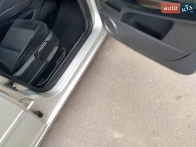 Сірий Форд Сі-Макс, об'ємом двигуна 1.8 л та пробігом 215 тис. км за 6100 $, фото 15 на Automoto.ua