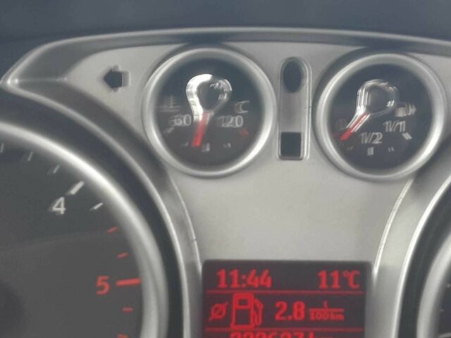 Серый Форд Си-Макс, объемом двигателя 1.6 л и пробегом 238 тыс. км за 4990 $, фото 13 на Automoto.ua