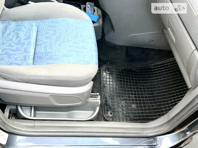 Сірий Форд Сі-Макс, об'ємом двигуна 1.6 л та пробігом 250 тис. км за 5649 $, фото 44 на Automoto.ua