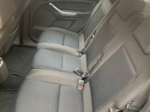 Серый Форд Си-Макс, объемом двигателя 1.6 л и пробегом 300 тыс. км за 5200 $, фото 7 на Automoto.ua