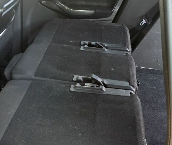 Синий Форд Си-Макс, объемом двигателя 1.6 л и пробегом 200 тыс. км за 6100 $, фото 10 на Automoto.ua