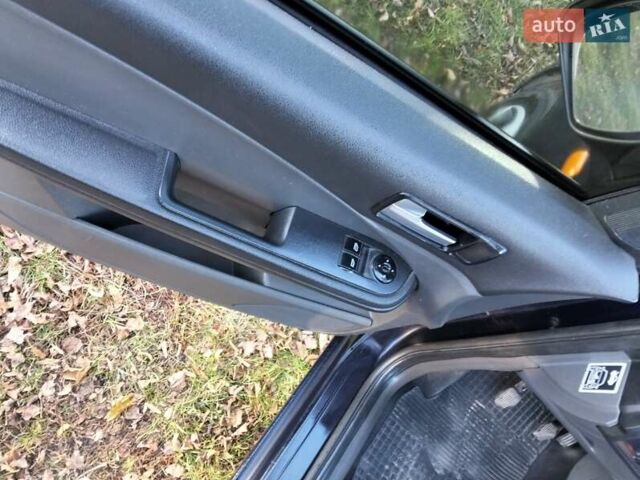 Синий Форд Си-Макс, объемом двигателя 1.56 л и пробегом 351 тыс. км за 4300 $, фото 8 на Automoto.ua