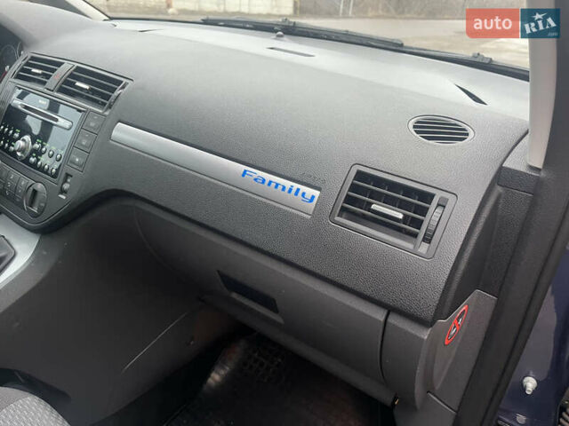 Синий Форд Си-Макс, объемом двигателя 1.6 л и пробегом 254 тыс. км за 4600 $, фото 4 на Automoto.ua