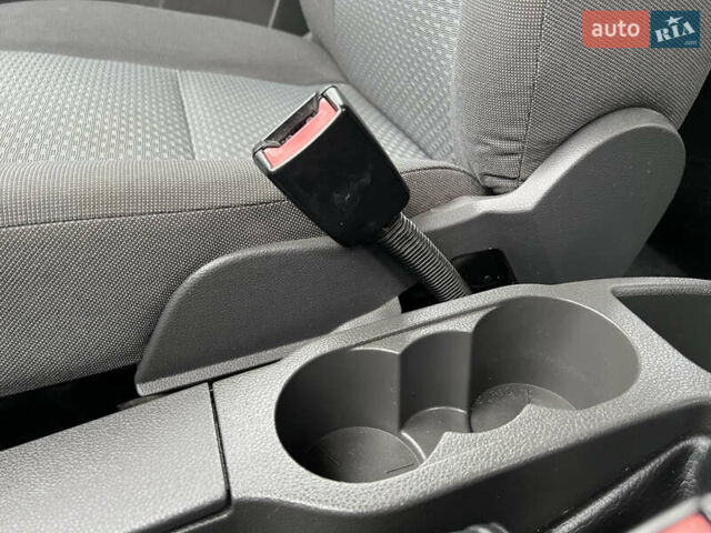 Синій Форд Сі-Макс, об'ємом двигуна 1.6 л та пробігом 179 тис. км за 4800 $, фото 56 на Automoto.ua