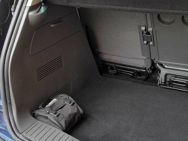 Синий Форд Си-Макс, объемом двигателя 1.6 л и пробегом 194 тыс. км за 5500 $, фото 22 на Automoto.ua