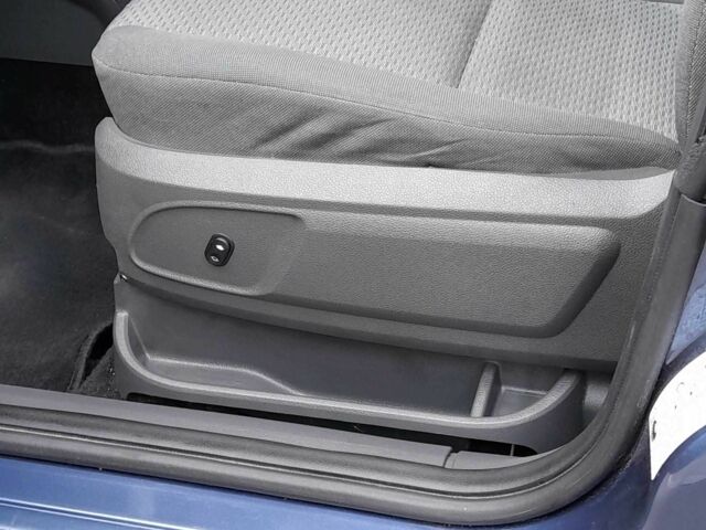 Синий Форд Си-Макс, объемом двигателя 1.6 л и пробегом 194 тыс. км за 5500 $, фото 6 на Automoto.ua