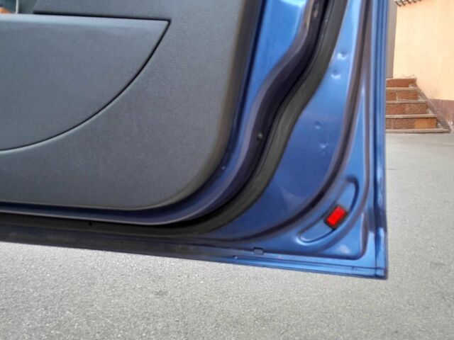 Синий Форд Си-Макс, объемом двигателя 1.6 л и пробегом 194 тыс. км за 5500 $, фото 1 на Automoto.ua