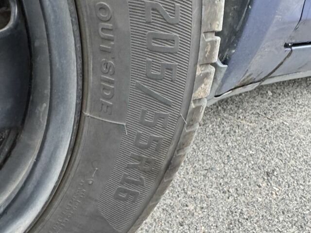 Синий Форд Си-Макс, объемом двигателя 1.6 л и пробегом 290 тыс. км за 5099 $, фото 4 на Automoto.ua