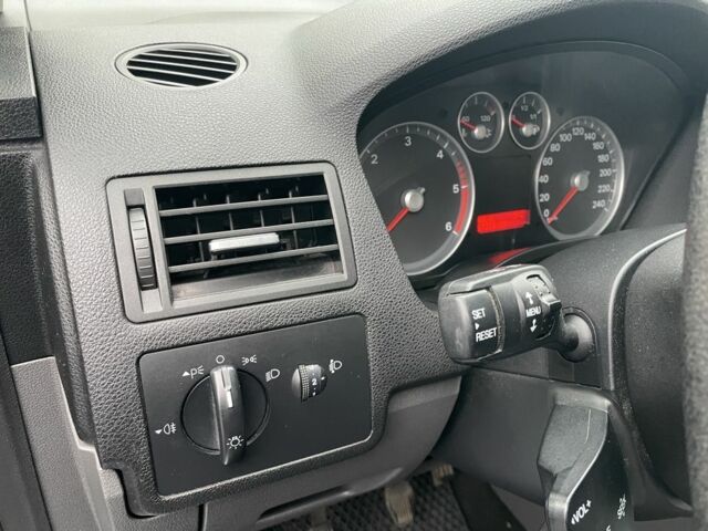 Синий Форд Си-Макс, объемом двигателя 1.6 л и пробегом 167 тыс. км за 6200 $, фото 7 на Automoto.ua