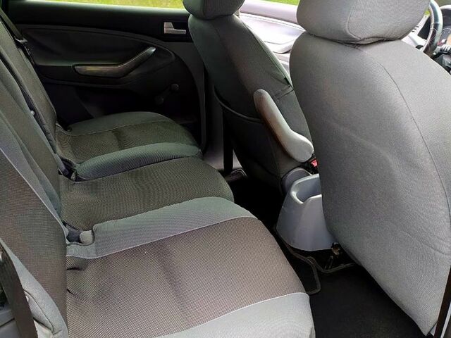 Синий Форд Си-Макс, объемом двигателя 1.8 л и пробегом 235 тыс. км за 5000 $, фото 11 на Automoto.ua