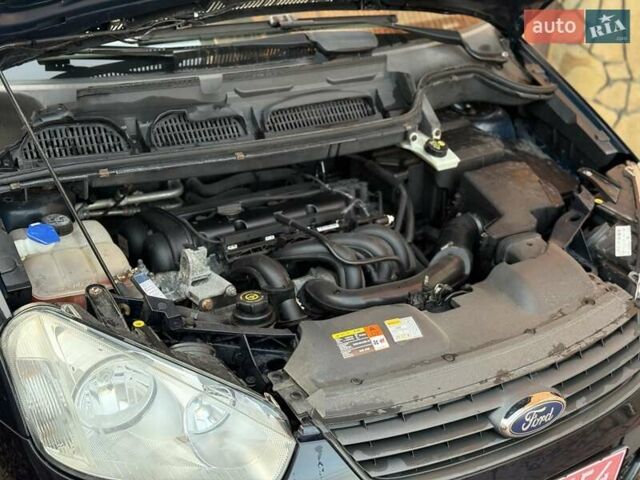 Синий Форд Си-Макс, объемом двигателя 1.6 л и пробегом 241 тыс. км за 5800 $, фото 19 на Automoto.ua