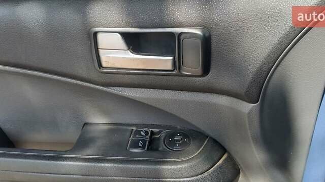 Синий Форд Си-Макс, объемом двигателя 1.8 л и пробегом 123 тыс. км за 5500 $, фото 8 на Automoto.ua