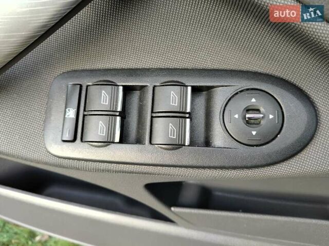 Синій Форд Сі-Макс, об'ємом двигуна 2 л та пробігом 129 тис. км за 5700 $, фото 27 на Automoto.ua