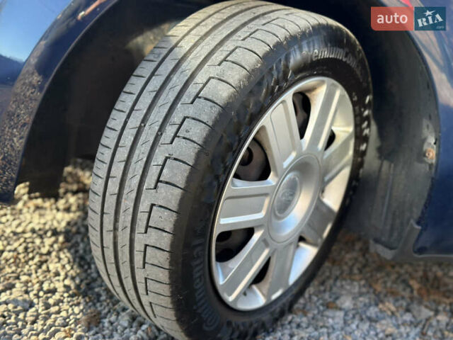 Синий Форд Си-Макс, объемом двигателя 1.6 л и пробегом 242 тыс. км за 5600 $, фото 48 на Automoto.ua