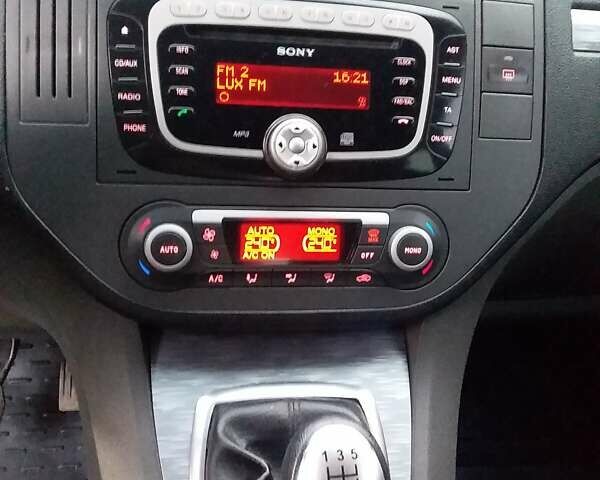 Синій Форд Сі-Макс, об'ємом двигуна 1.6 л та пробігом 280 тис. км за 6500 $, фото 32 на Automoto.ua
