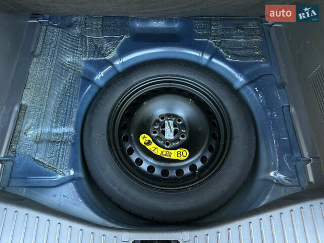 Синий Форд Си-Макс, объемом двигателя 1.6 л и пробегом 242 тыс. км за 5600 $, фото 46 на Automoto.ua