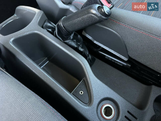 Синий Форд Си-Макс, объемом двигателя 1.6 л и пробегом 242 тыс. км за 5600 $, фото 41 на Automoto.ua