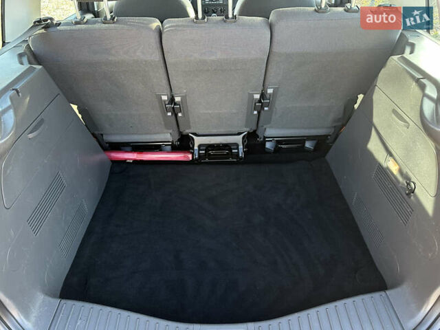 Синий Форд Си-Макс, объемом двигателя 1.6 л и пробегом 242 тыс. км за 5600 $, фото 44 на Automoto.ua