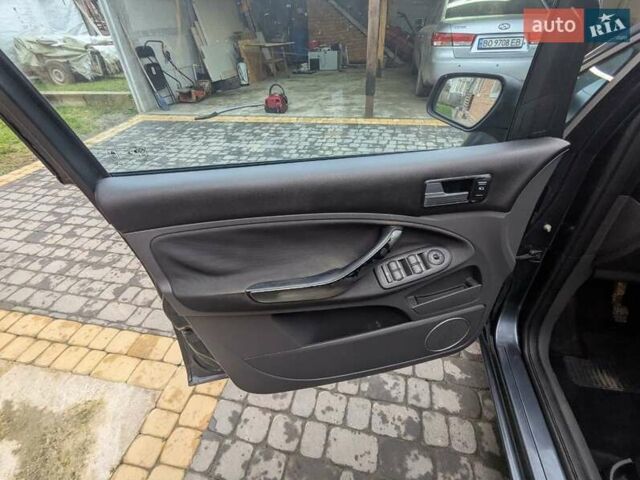 Синий Форд Си-Макс, объемом двигателя 2 л и пробегом 300 тыс. км за 5500 $, фото 22 на Automoto.ua