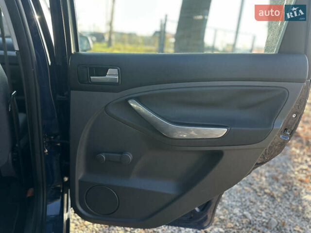 Синий Форд Си-Макс, объемом двигателя 1.6 л и пробегом 242 тыс. км за 5600 $, фото 31 на Automoto.ua