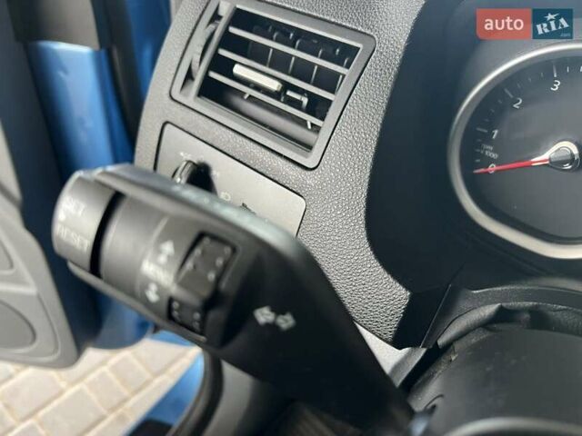 Синий Форд Си-Макс, объемом двигателя 1.6 л и пробегом 114 тыс. км за 7300 $, фото 30 на Automoto.ua