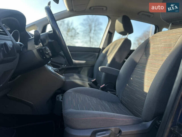 Синий Форд Си-Макс, объемом двигателя 1.6 л и пробегом 242 тыс. км за 5600 $, фото 20 на Automoto.ua