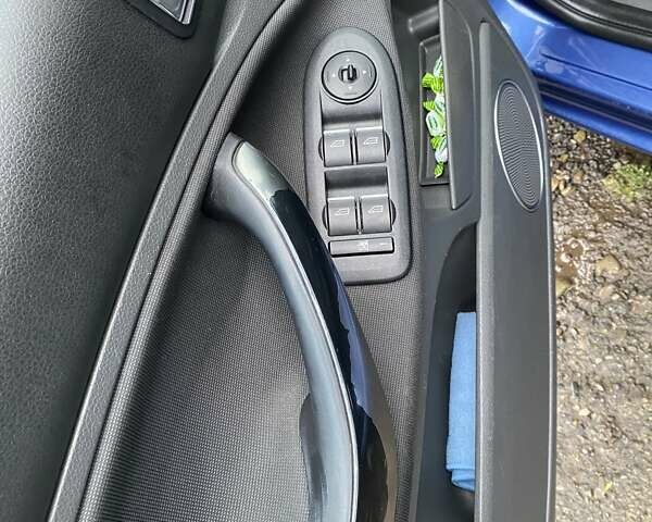 Синій Форд Сі-Макс, об'ємом двигуна 1.6 л та пробігом 216 тис. км за 6200 $, фото 3 на Automoto.ua