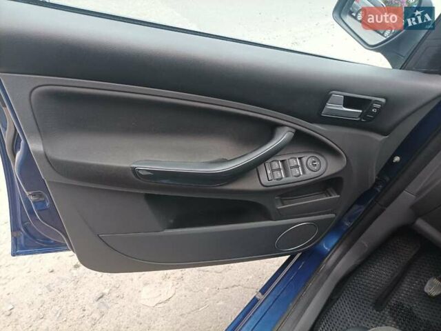 Синій Форд Сі-Макс, об'ємом двигуна 2 л та пробігом 230 тис. км за 5800 $, фото 1 на Automoto.ua