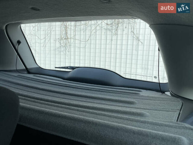 Синій Форд Сі-Макс, об'ємом двигуна 2 л та пробігом 230 тис. км за 6650 $, фото 73 на Automoto.ua