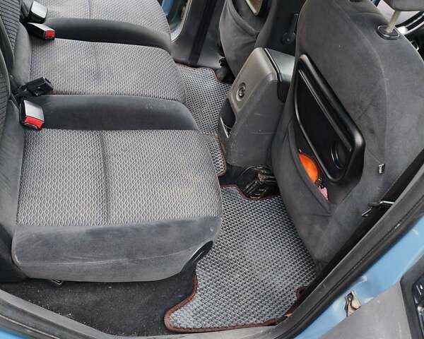 Синий Форд Си-Макс, объемом двигателя 1.6 л и пробегом 233 тыс. км за 6000 $, фото 9 на Automoto.ua