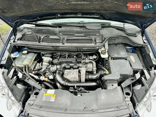 Синий Форд Си-Макс, объемом двигателя 1.56 л и пробегом 240 тыс. км за 5700 $, фото 25 на Automoto.ua