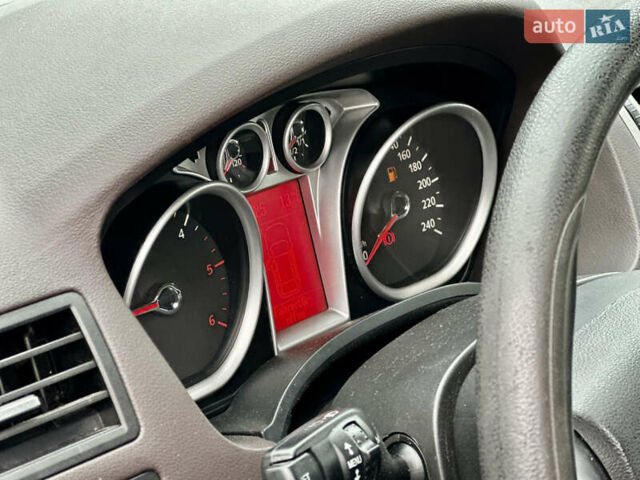 Синий Форд Си-Макс, объемом двигателя 1.56 л и пробегом 240 тыс. км за 5700 $, фото 16 на Automoto.ua