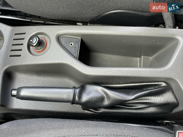 Синій Форд Сі-Макс, об'ємом двигуна 2 л та пробігом 230 тис. км за 6650 $, фото 83 на Automoto.ua