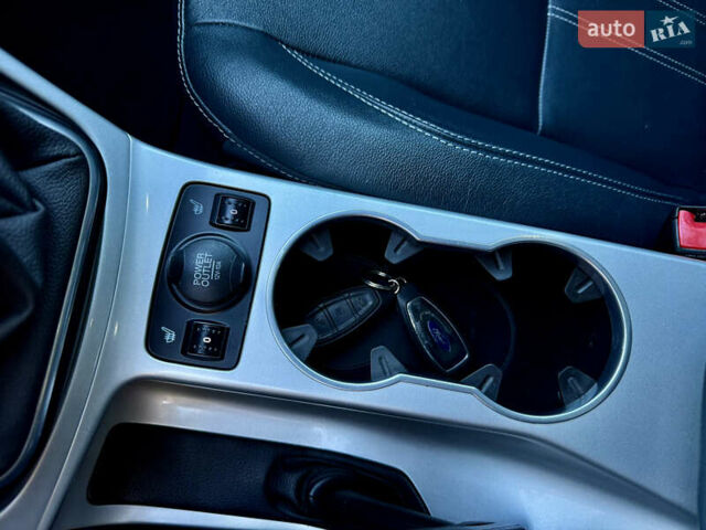 Синій Форд Сі-Макс, об'ємом двигуна 1.6 л та пробігом 173 тис. км за 7299 $, фото 21 на Automoto.ua