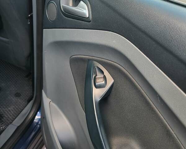 Синий Форд Си-Макс, объемом двигателя 1.56 л и пробегом 270 тыс. км за 7300 $, фото 22 на Automoto.ua