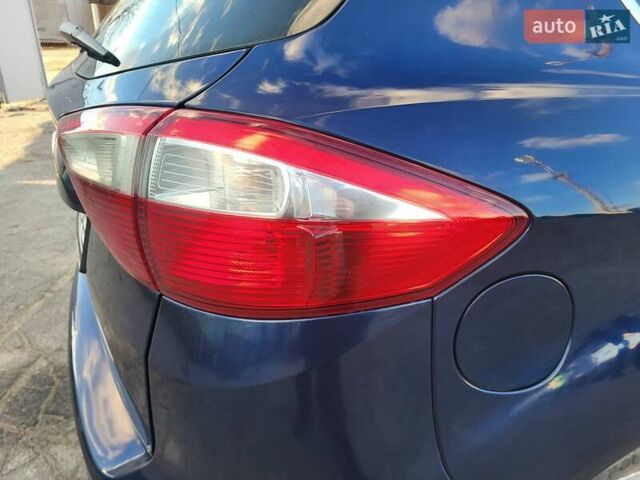 Синий Форд Си-Макс, объемом двигателя 1.56 л и пробегом 270 тыс. км за 7300 $, фото 35 на Automoto.ua