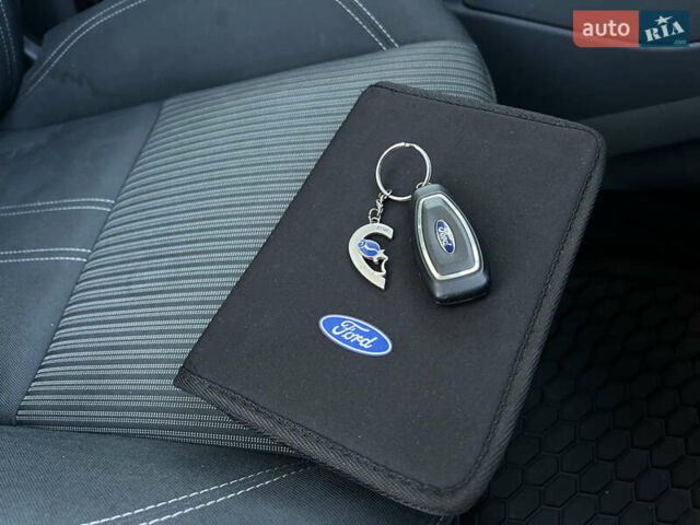 Синий Форд Си-Макс, объемом двигателя 2 л и пробегом 251 тыс. км за 8200 $, фото 51 на Automoto.ua