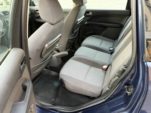 Синий Форд Си-Макс, объемом двигателя 1.6 л и пробегом 296 тыс. км за 1799 $, фото 6 на Automoto.ua