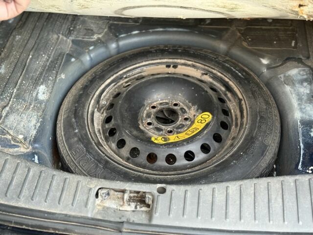 Синий Форд Си-Макс, объемом двигателя 1.6 л и пробегом 296 тыс. км за 1799 $, фото 10 на Automoto.ua