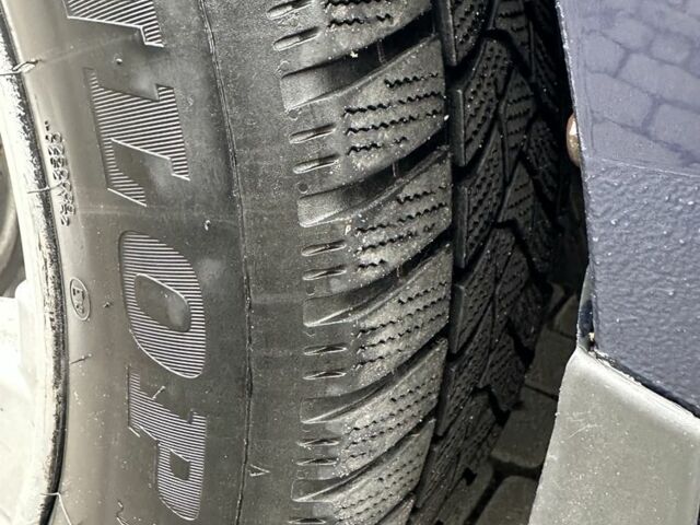 Синий Форд Си-Макс, объемом двигателя 2 л и пробегом 250 тыс. км за 3900 $, фото 13 на Automoto.ua