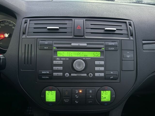 Синий Форд Си-Макс, объемом двигателя 1.6 л и пробегом 175 тыс. км за 5000 $, фото 5 на Automoto.ua