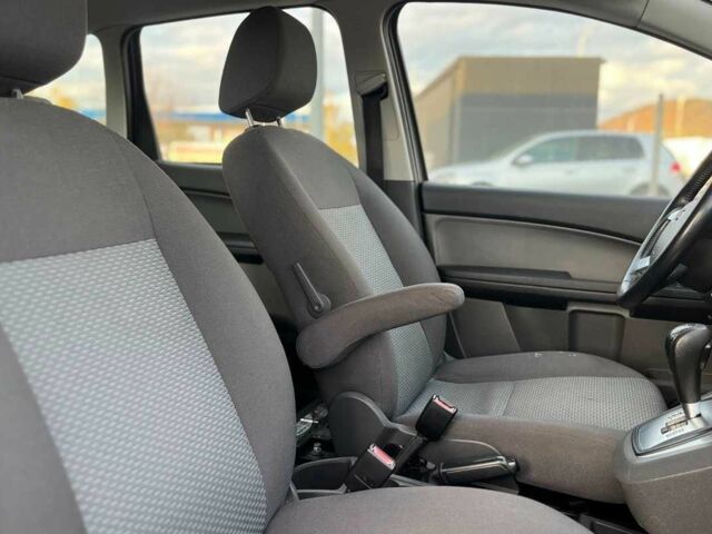 Форд Сі-Макс 2006 у Мукачеве на Automoto.ua Синій Форд Сі-Макс, об'ємом двигуна 1.8 л та пробігом 198 тис. км за 5200 $, фото 11 на Automoto.ua