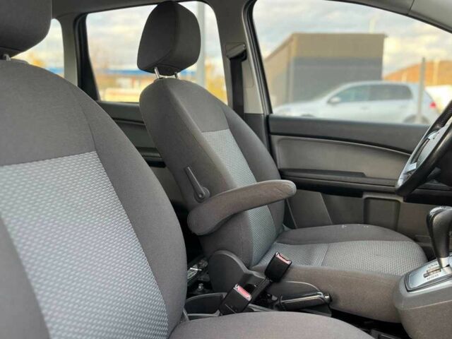 Форд Сі-Макс 2006 у Мукачеве на Automoto.ua Синій Форд Сі-Макс, об'ємом двигуна 1.8 л та пробігом 198 тис. км за 5200 $, фото 14 на Automoto.ua