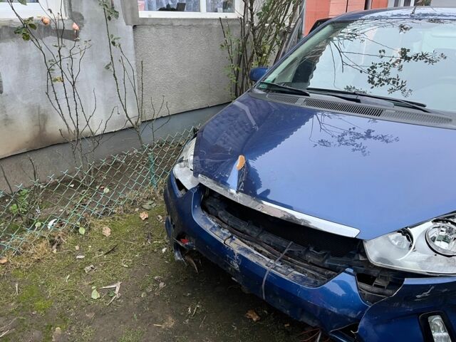 Синій Форд Сі-Макс, об'ємом двигуна 1.6 л та пробігом 305 тис. км за 3300 $, фото 3 на Automoto.ua