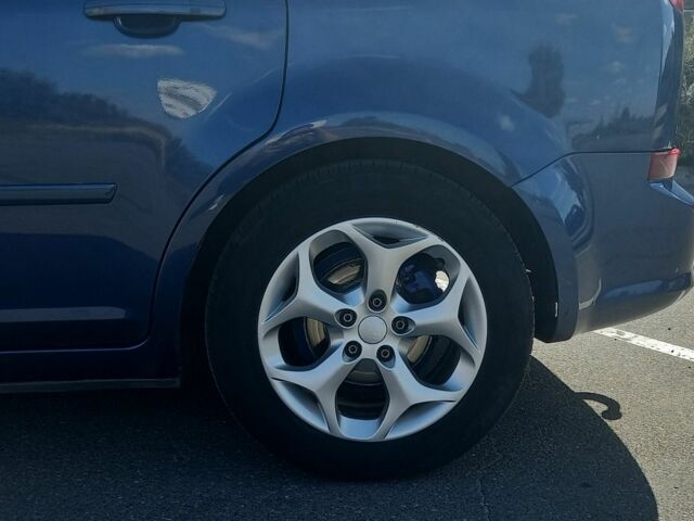 Синий Форд Си-Макс, объемом двигателя 1.6 л и пробегом 305 тыс. км за 5500 $, фото 5 на Automoto.ua