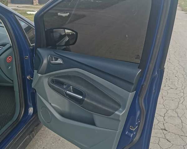 Синий Форд Си-Макс, объемом двигателя 1.6 л и пробегом 250 тыс. км за 8500 $, фото 11 на Automoto.ua